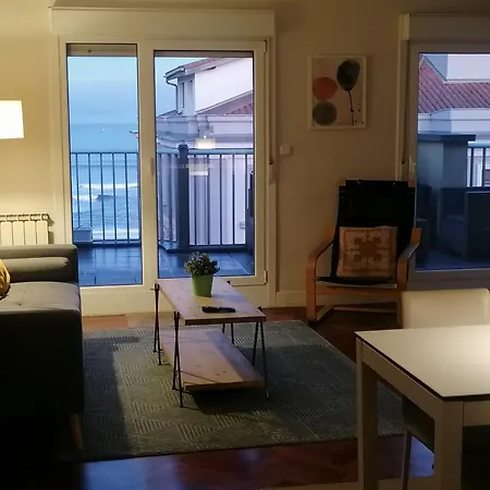 דירה Attic+views+terrace+parking